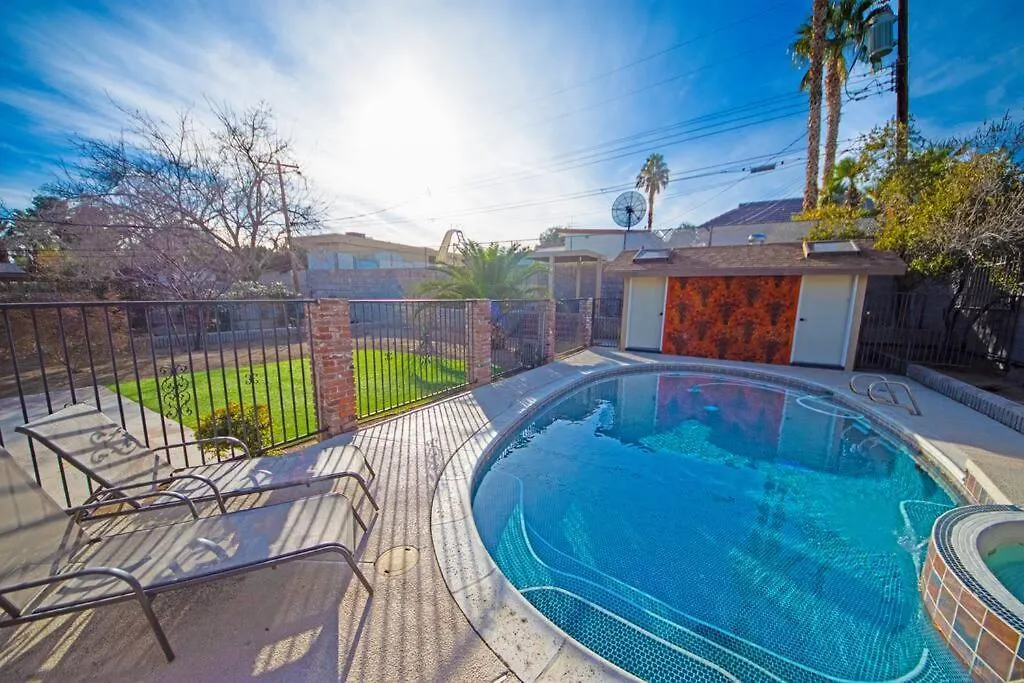 Newer Ranch With Pool And Hot Tub Near The Strip And Freemont Street. Villa Las Vegas 0*,  United States